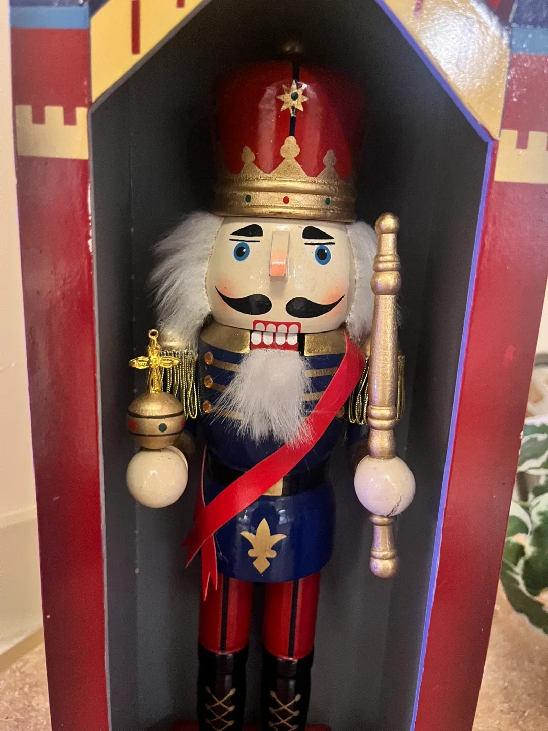#Cleanout - Nutcracker Figurine image indicator(2)