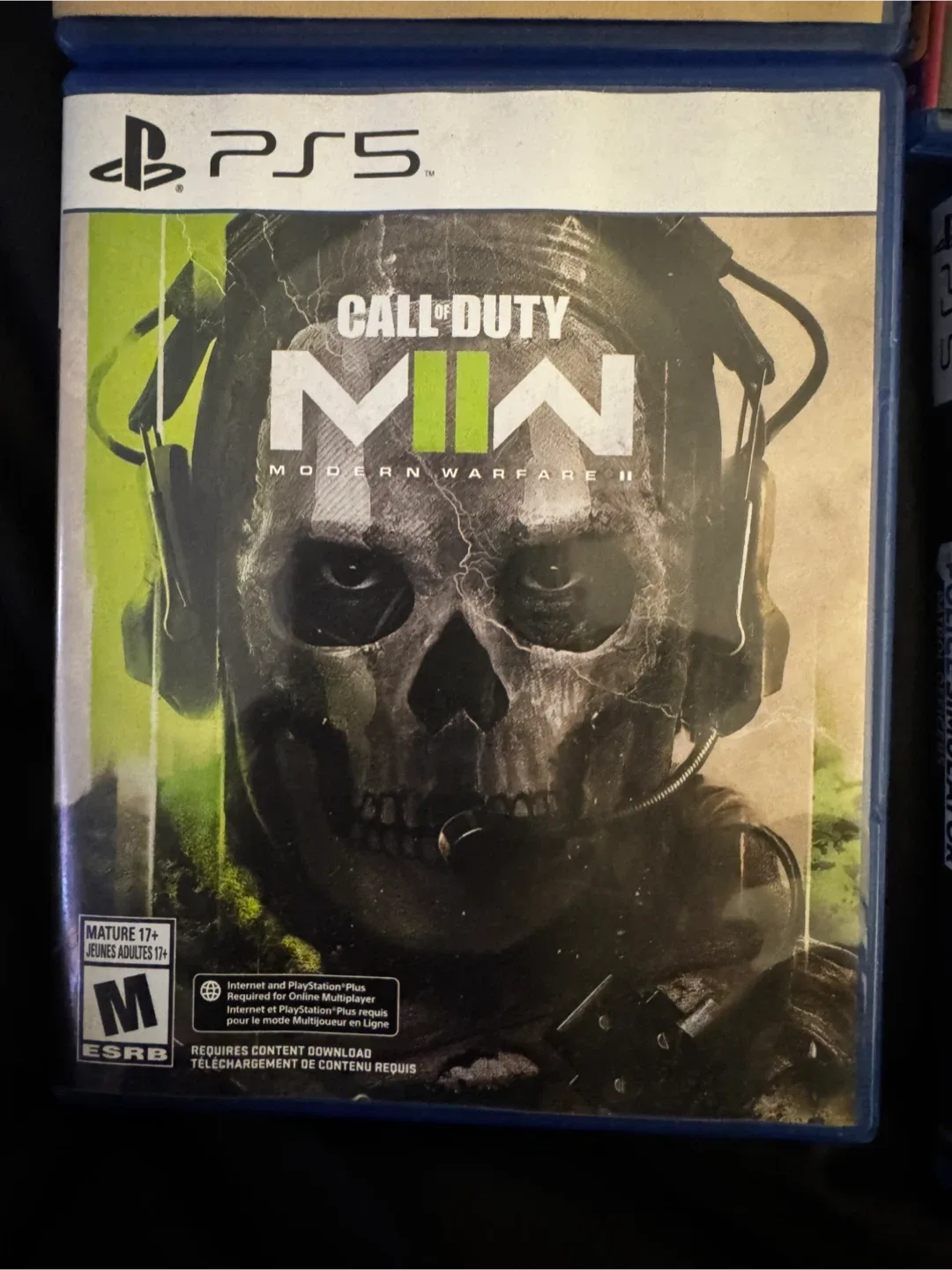 PS5 with 5 games Call of Duty Modern Warfare II image indicator(3)