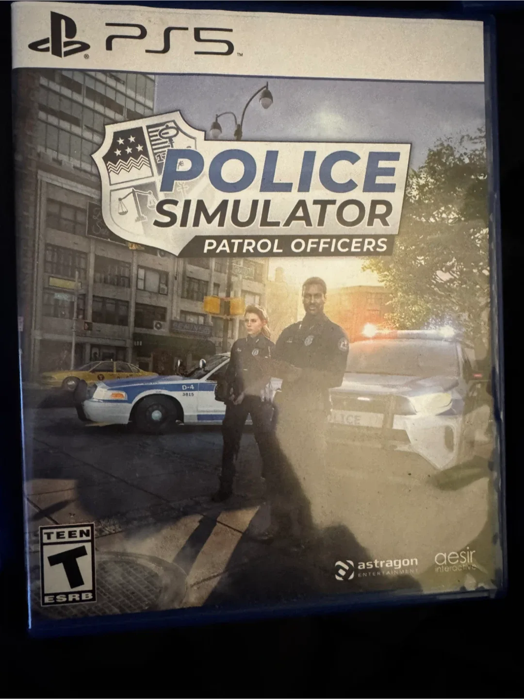 PS5 with 5 games Call of Duty Modern Warfare II image indicator(2)