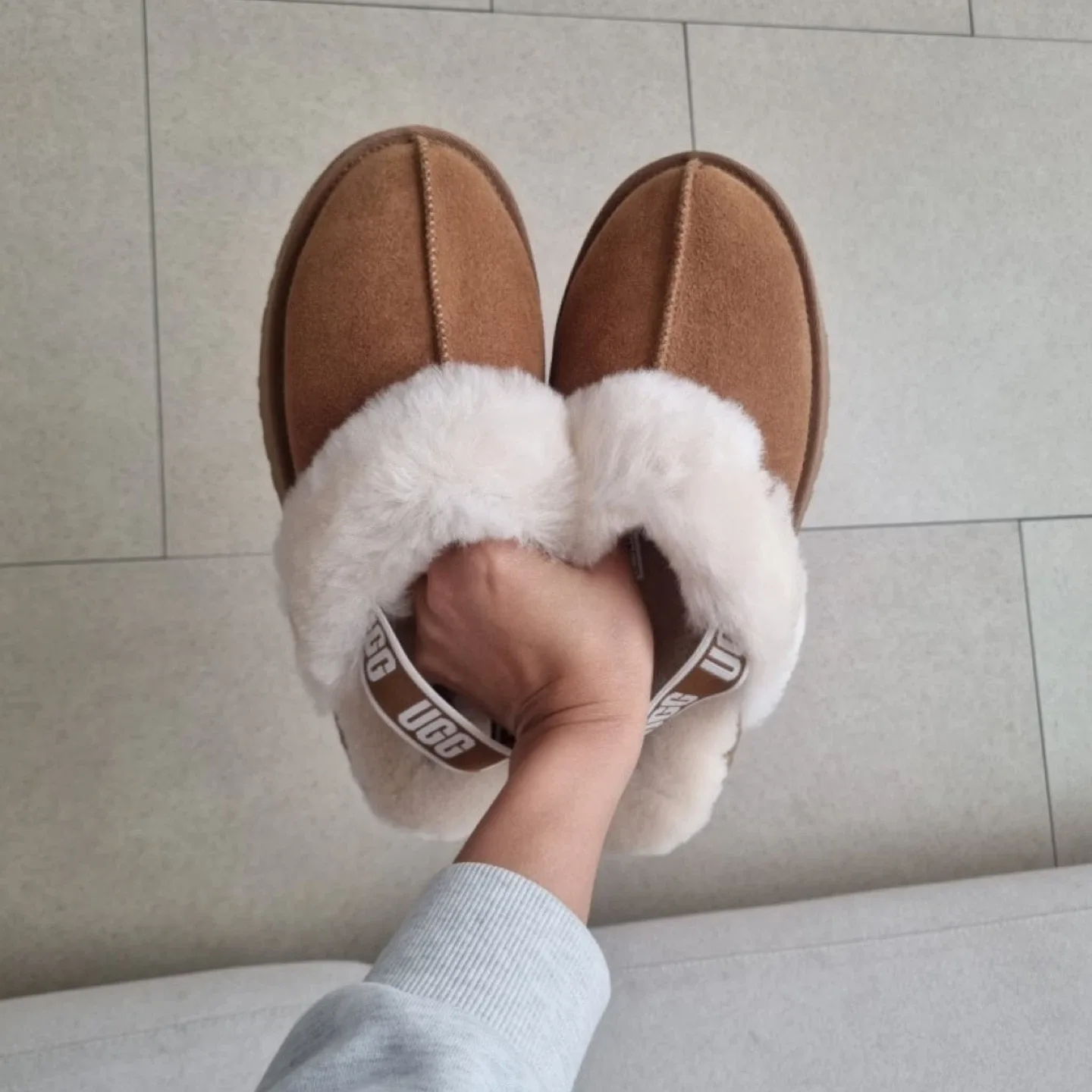 NEW✨ rare authentic ugg funkette big kids 5 (women's 6) image indicator(6)