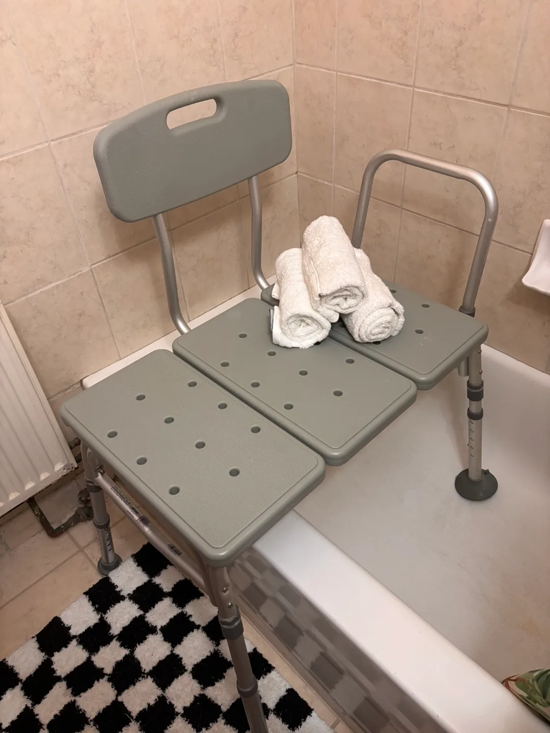 ✨ Premium Shower Chair– Like New – Delivery Available ⭐ image indicator(3)