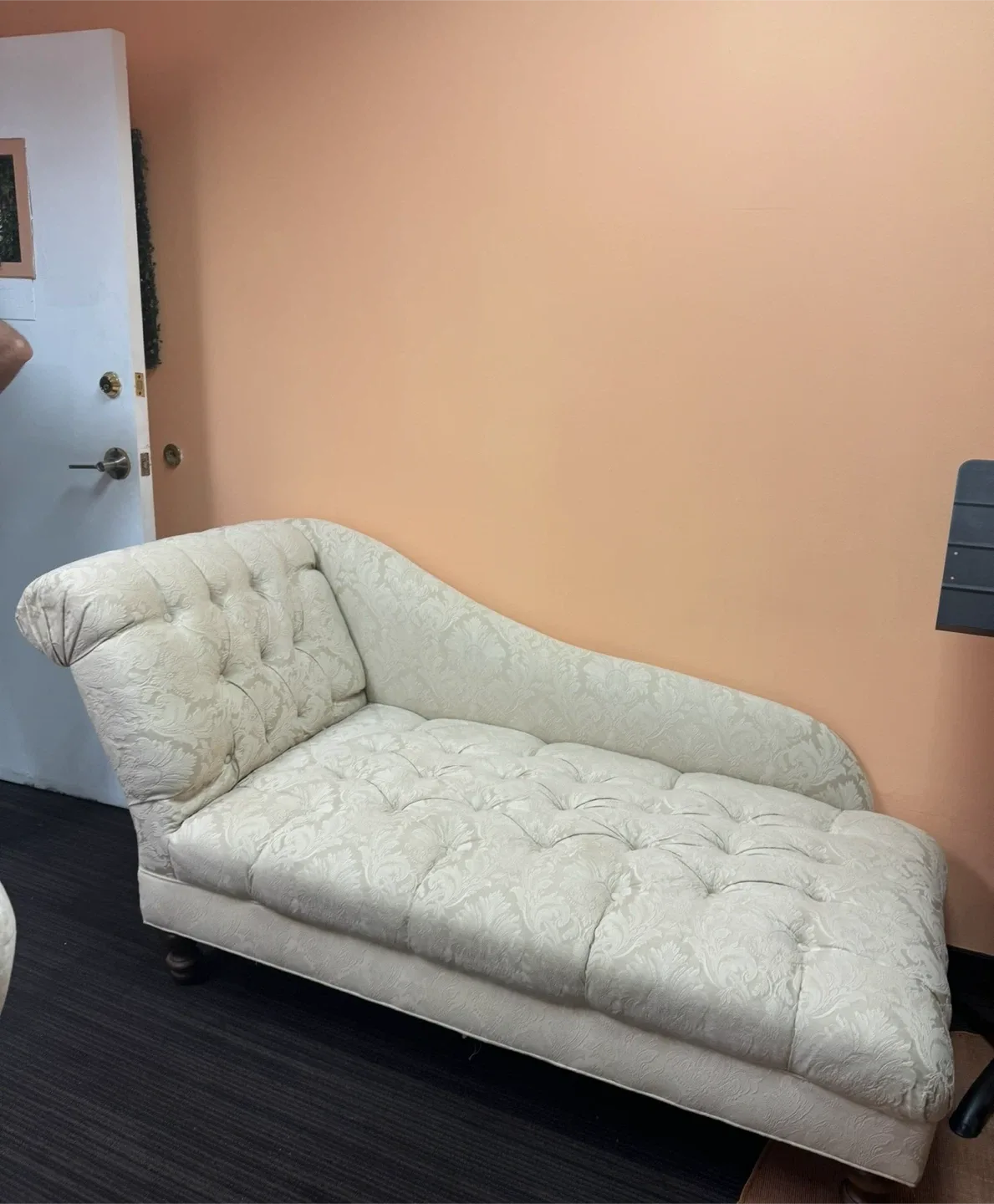 $150  Cream Chaise Lounge #cleanout