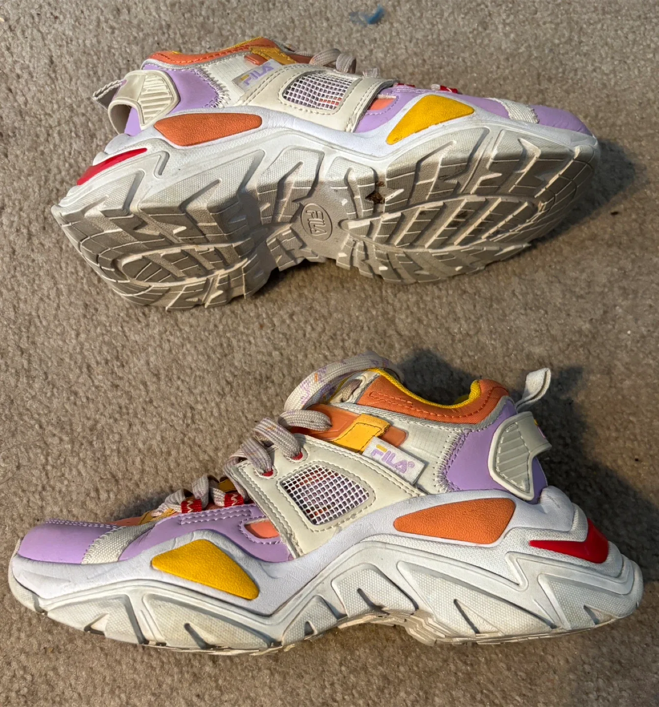 Fila Disruptor Sneakers, US Size 5 image indicator(3)