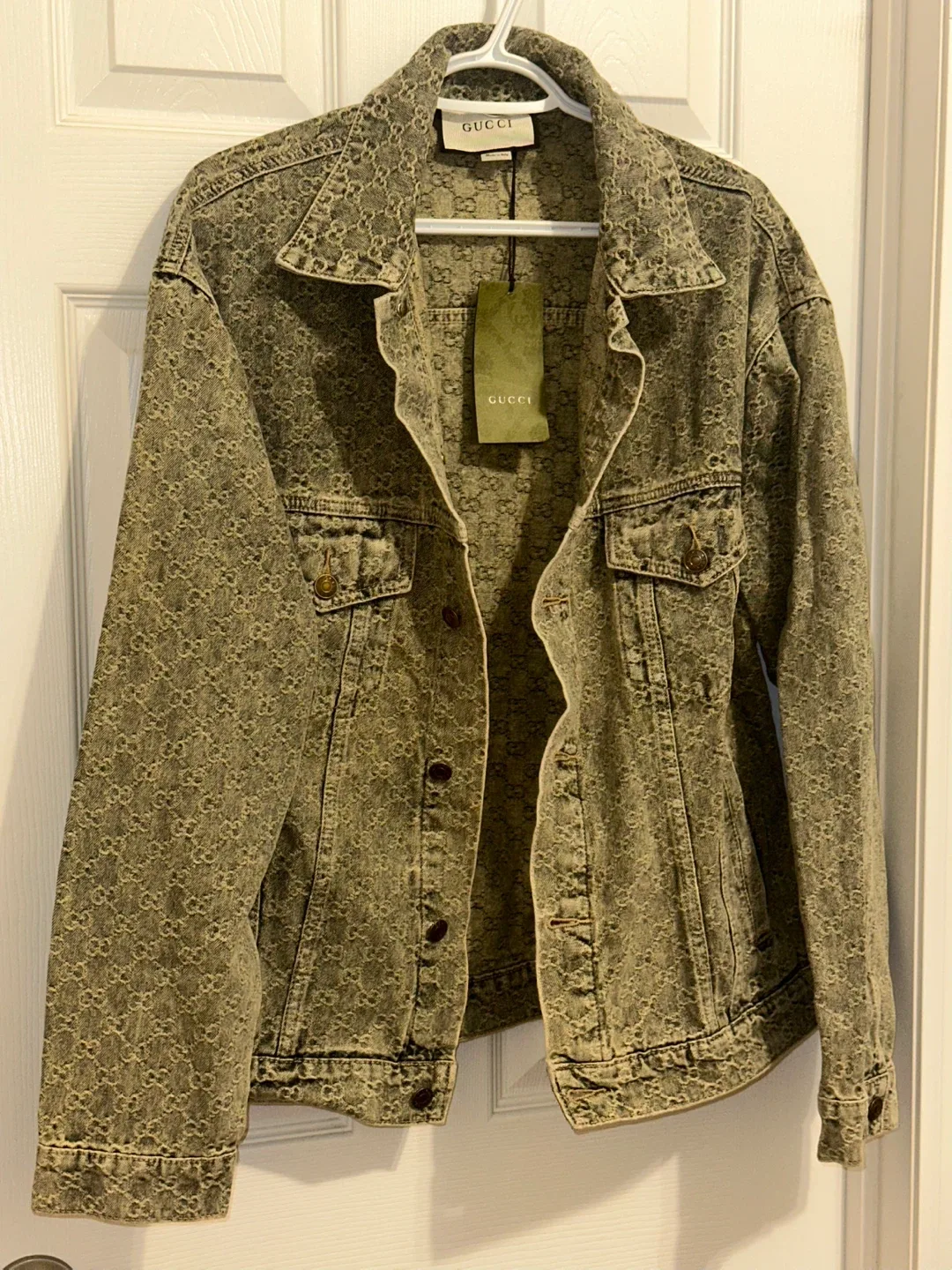 Gucci, Dior, Represent Brand New Clothes image indicator(5)