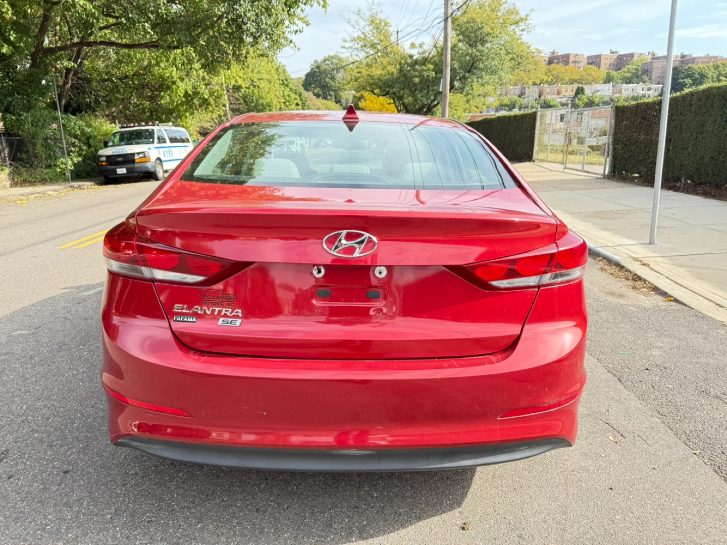 2017 Red Hyundai Elantra SE Sedan - photo 3