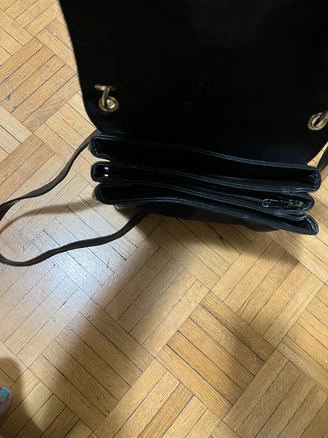 Black Leather Shoulder Bag image indicator(4)