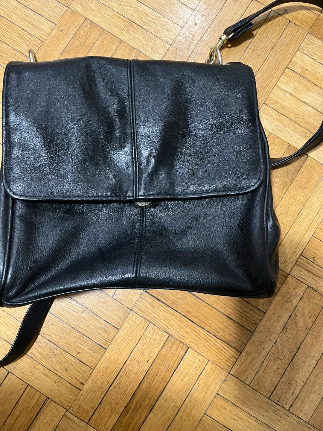 Black Leather Shoulder Bag image indicator(5)