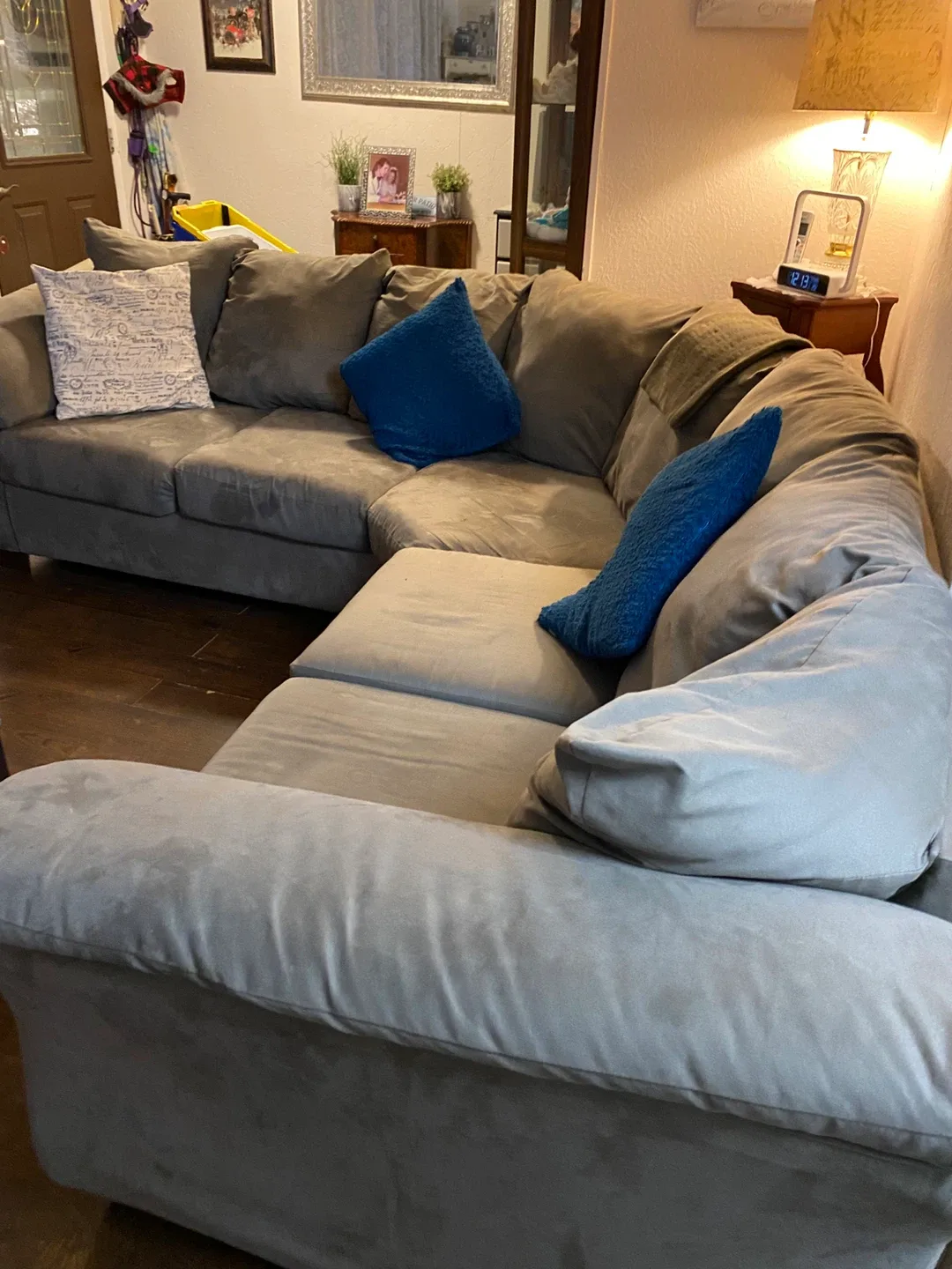 Comfortable Sectional Sofa - Great Condition! image indicator(2)
