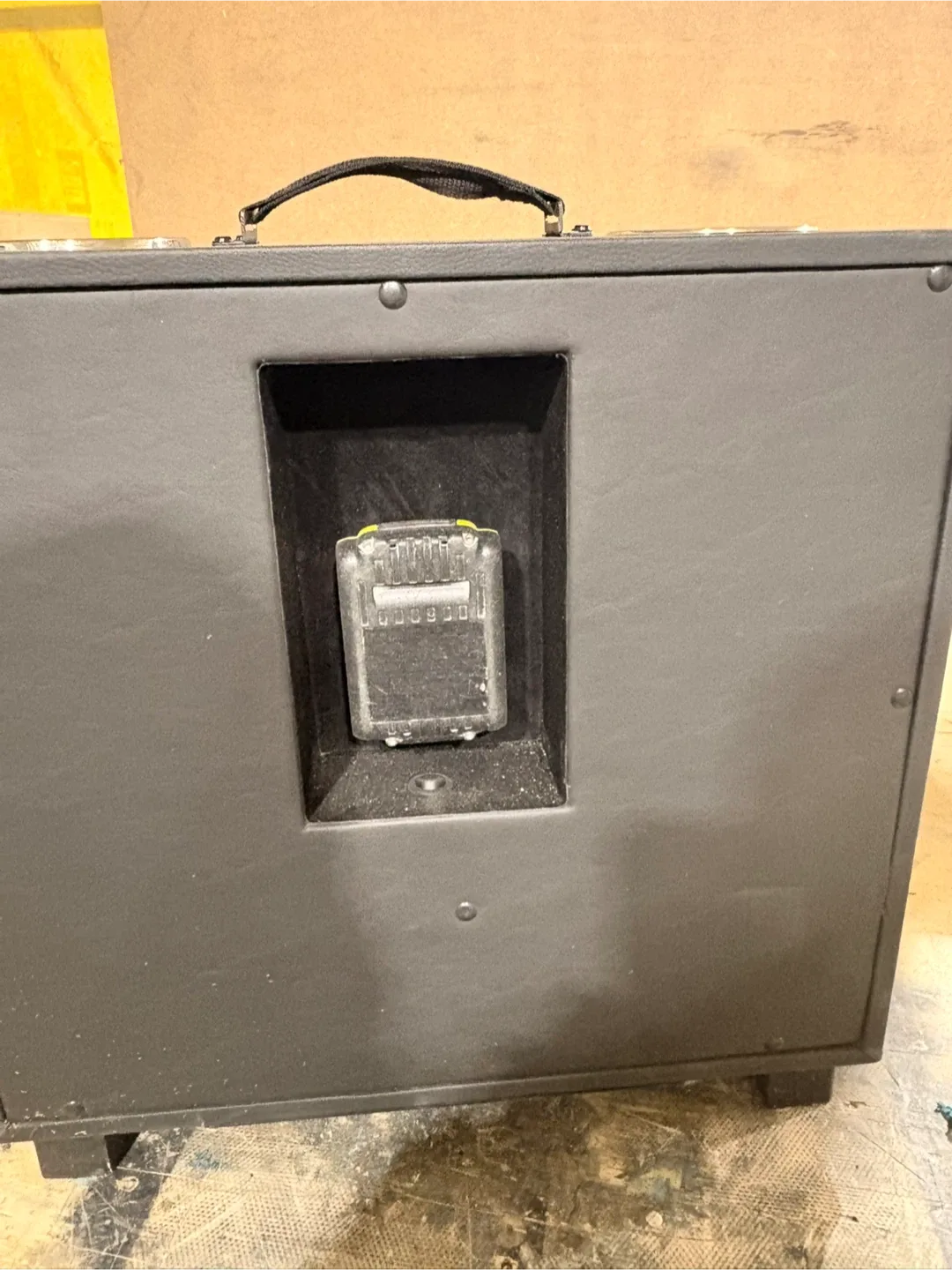 Custom Sound System with Dewalt battery powered image indicator(4)