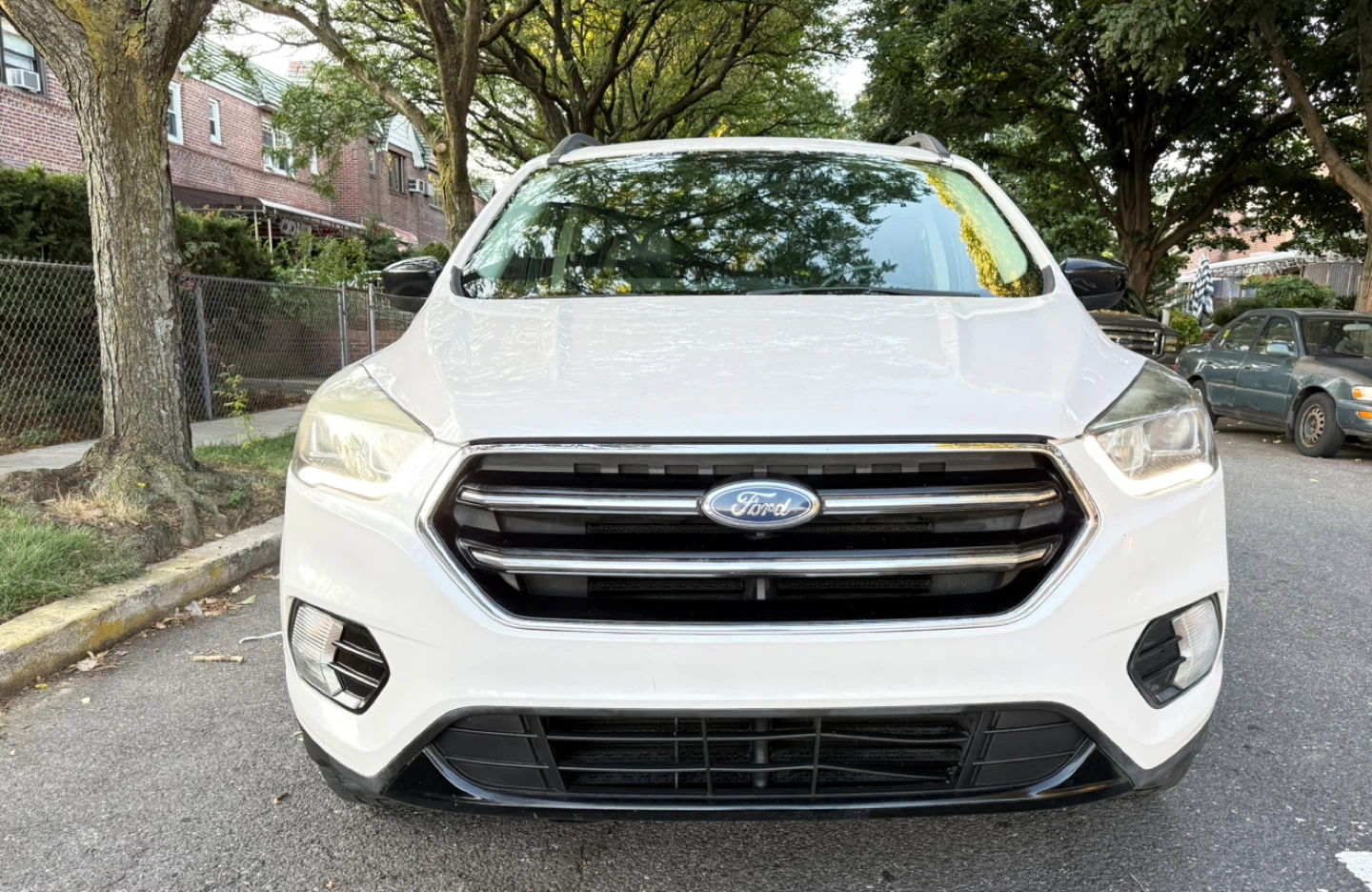 2018 Ford Escape SE black Edición- White SUV - photo 2