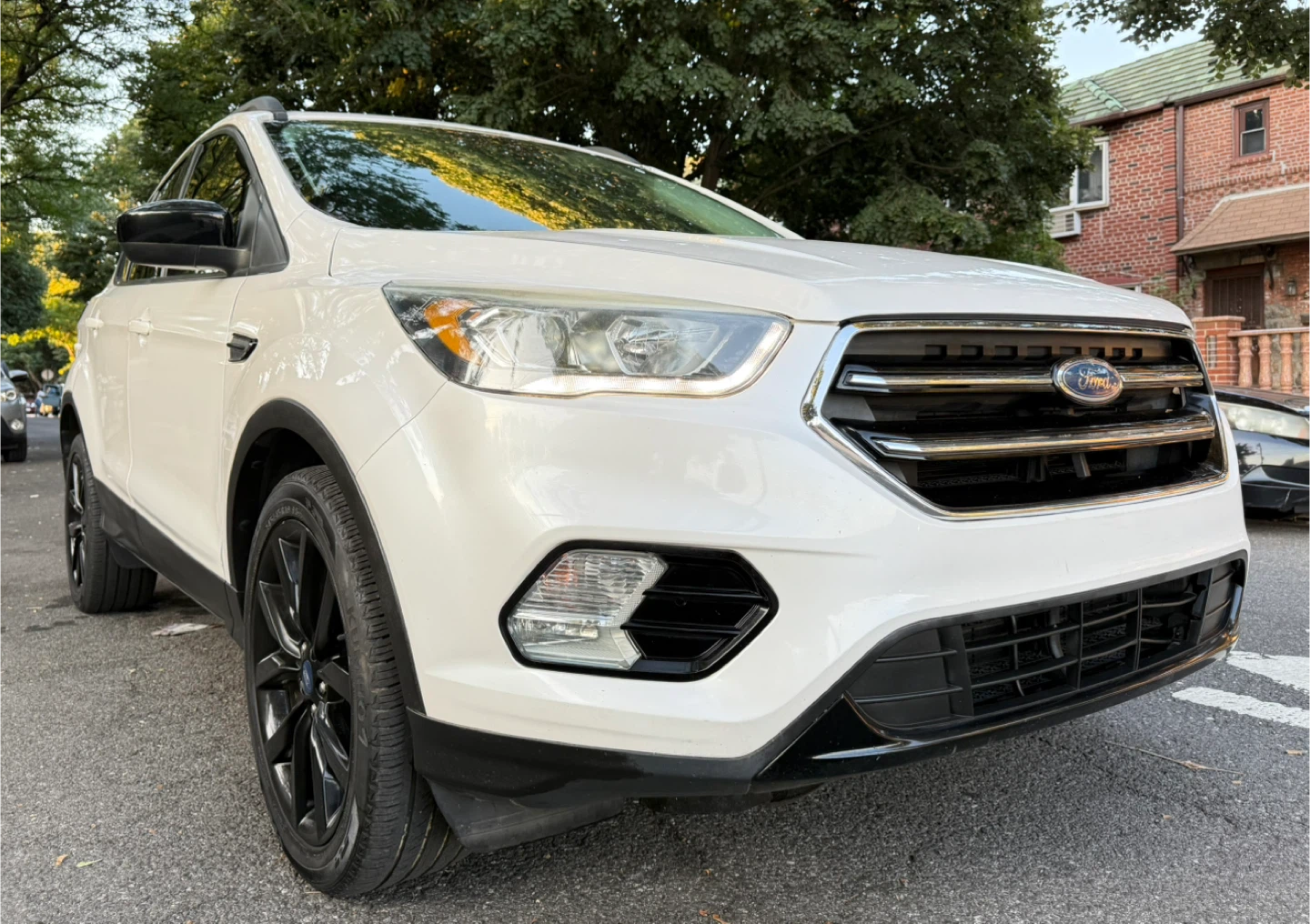 2018 Ford Escape SE black Edición- White SUV - photo 3