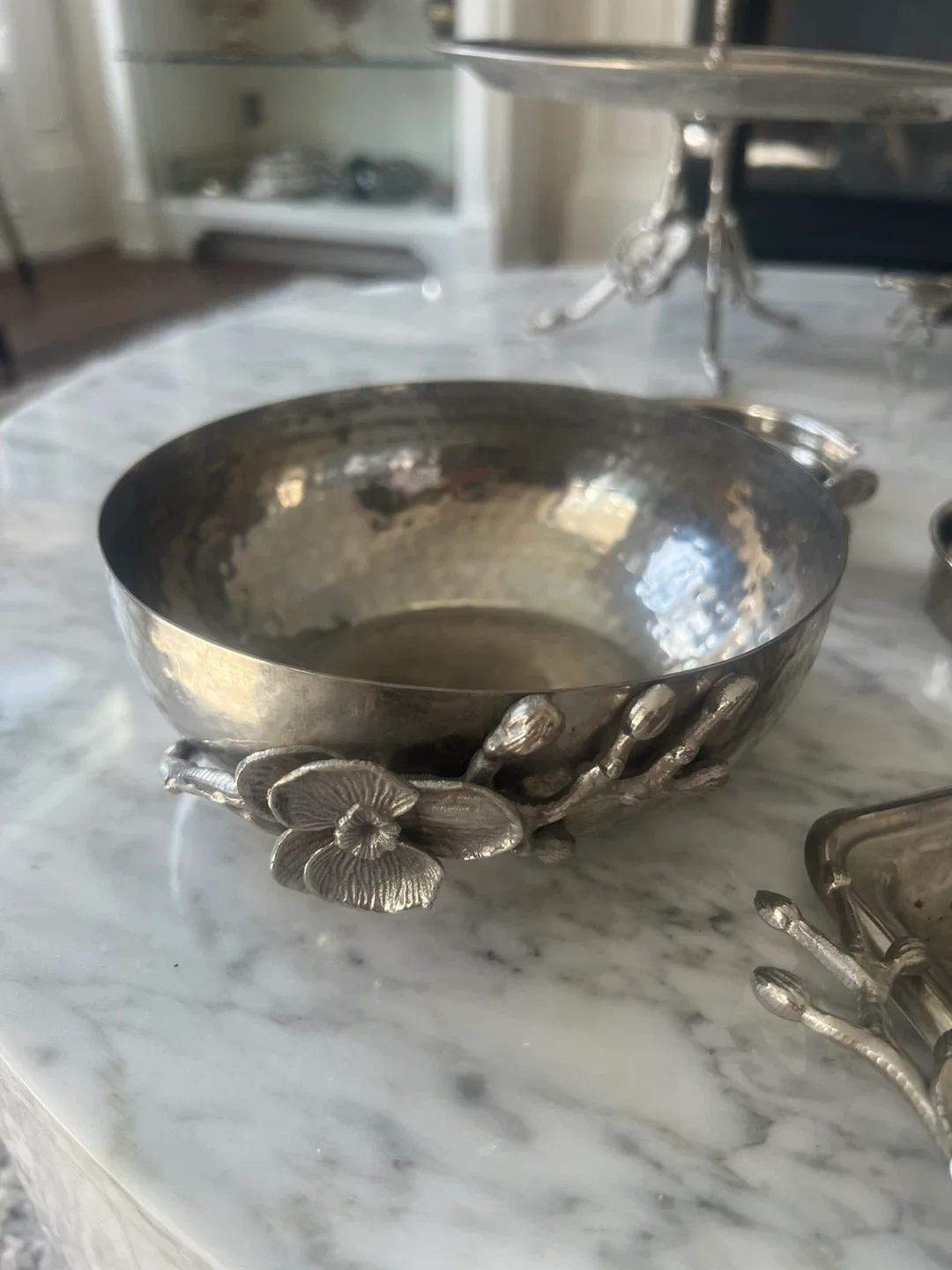 Hammered Silver Orchid Collection Serving Set image indicator(4)