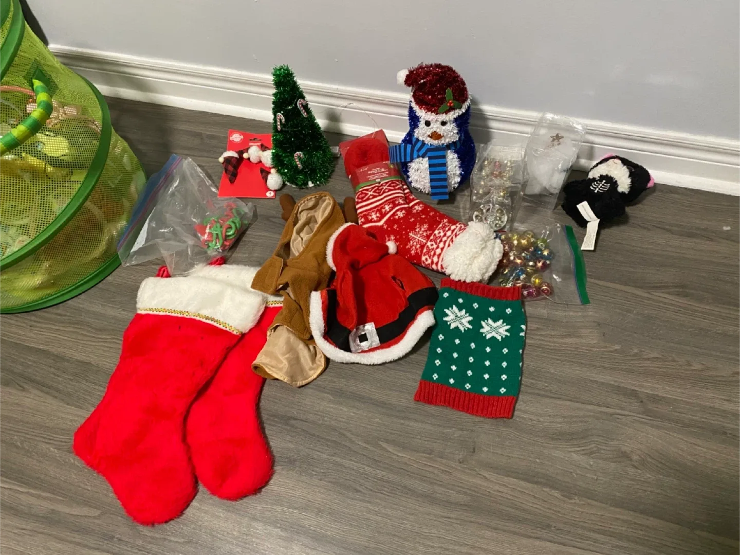 Mixed Christmas Decorations & Pet Costumes image indicator(2)