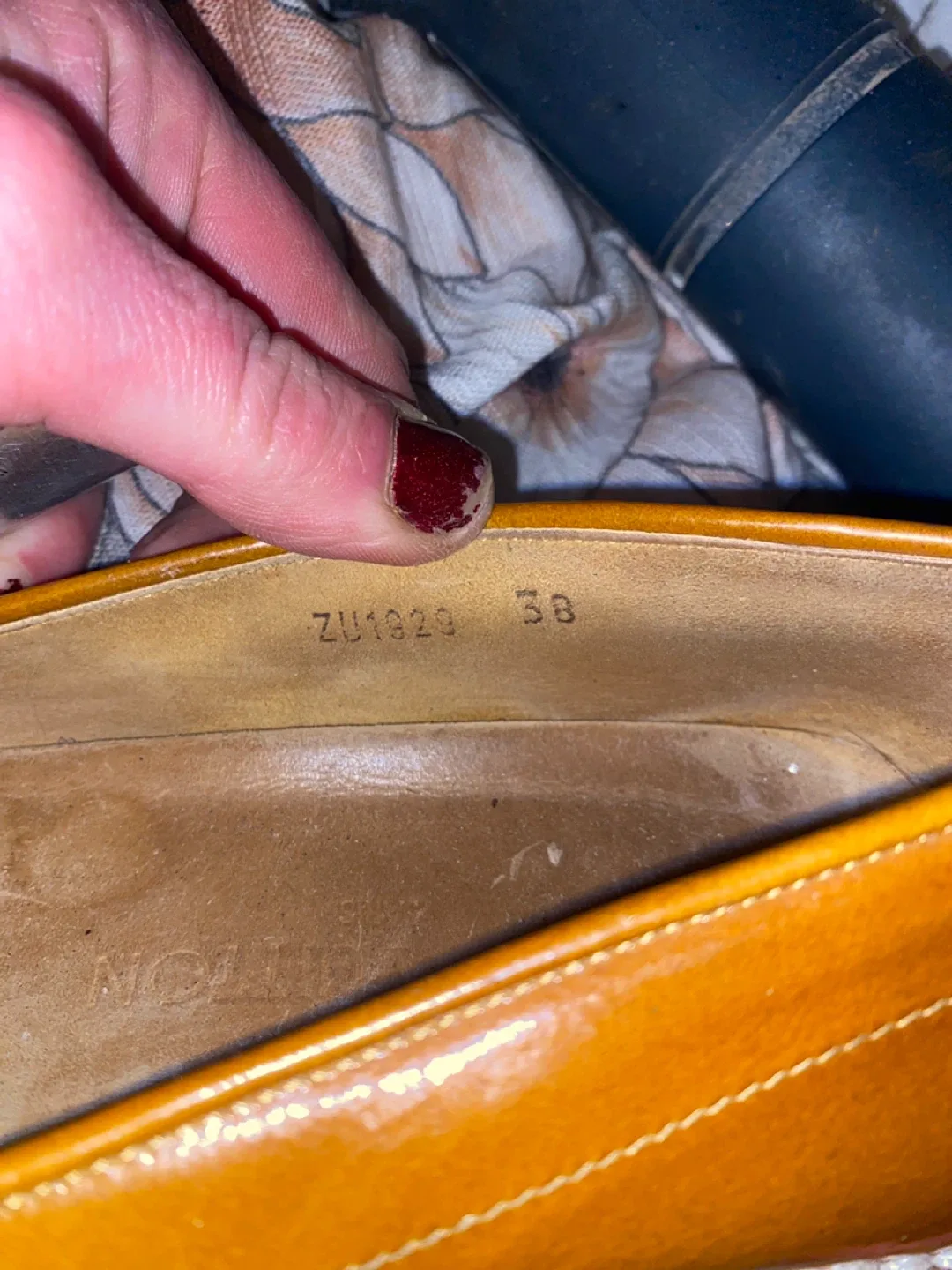 Louis Vuitton 1929 Brown Leather Flats image indicator(6)