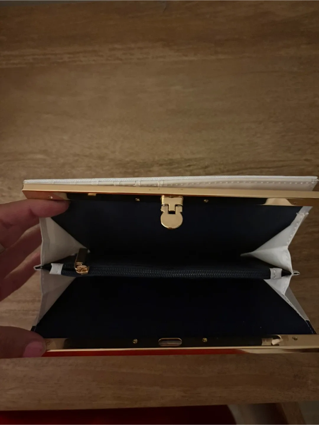 Striped Wallet - Blue and White image indicator(3)