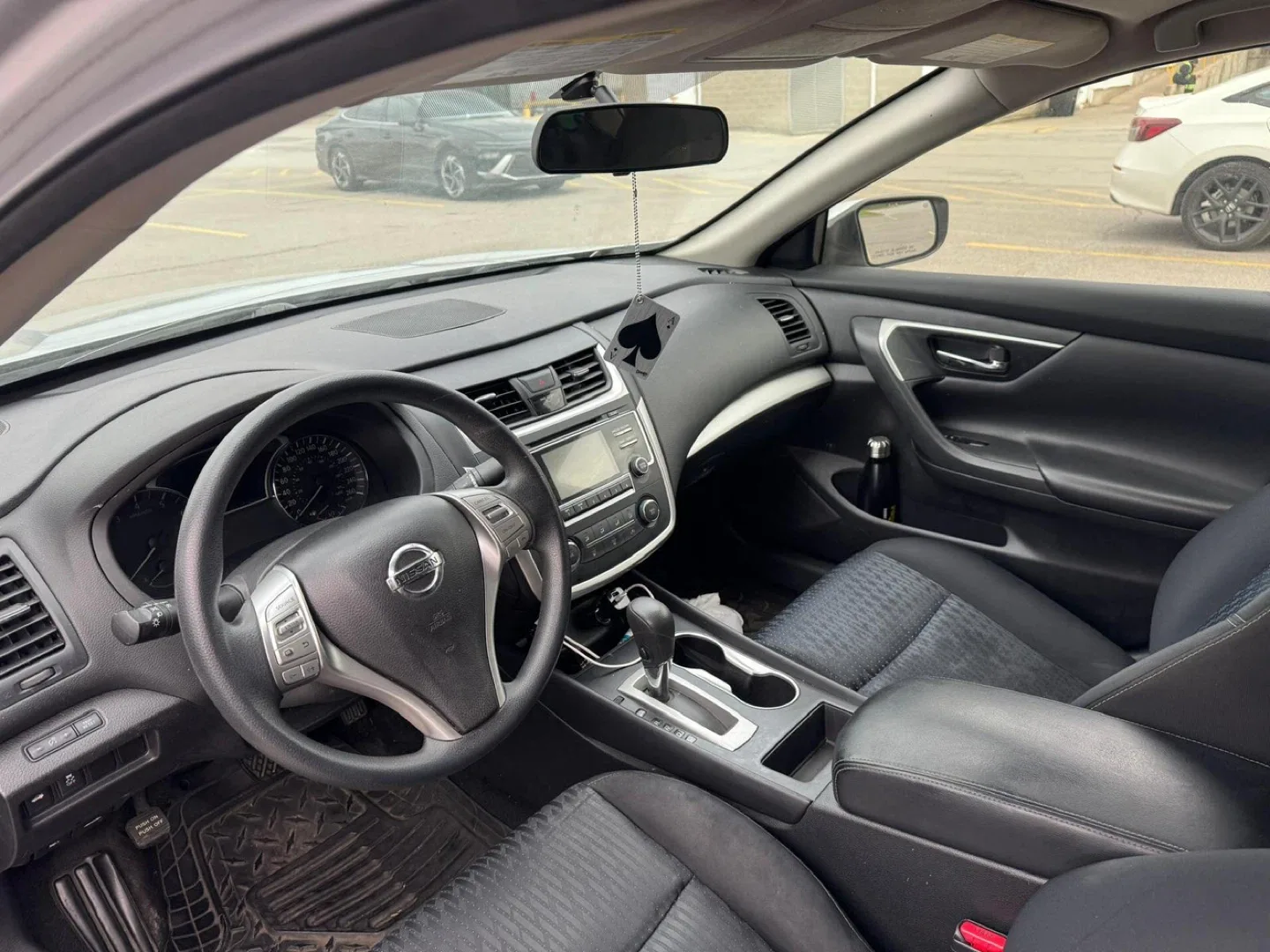 2016 Nissan Altima image indicator(6)