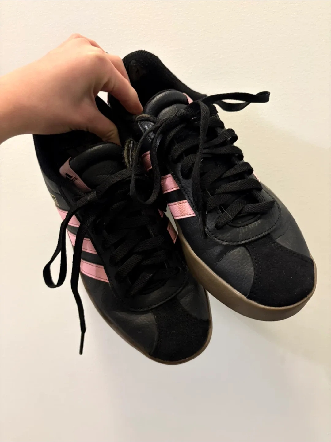 Adidas Gazelle Black/Pink Shoes 6.5 image indicator(4)