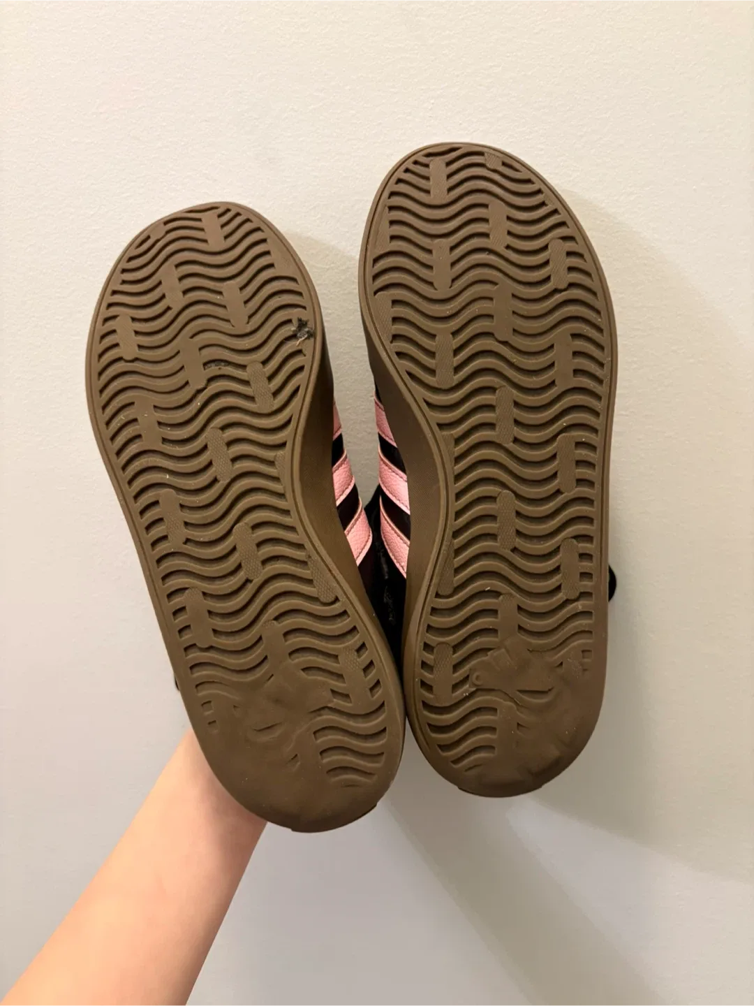 Adidas Gazelle Black/Pink Shoes 6.5 image indicator(5)