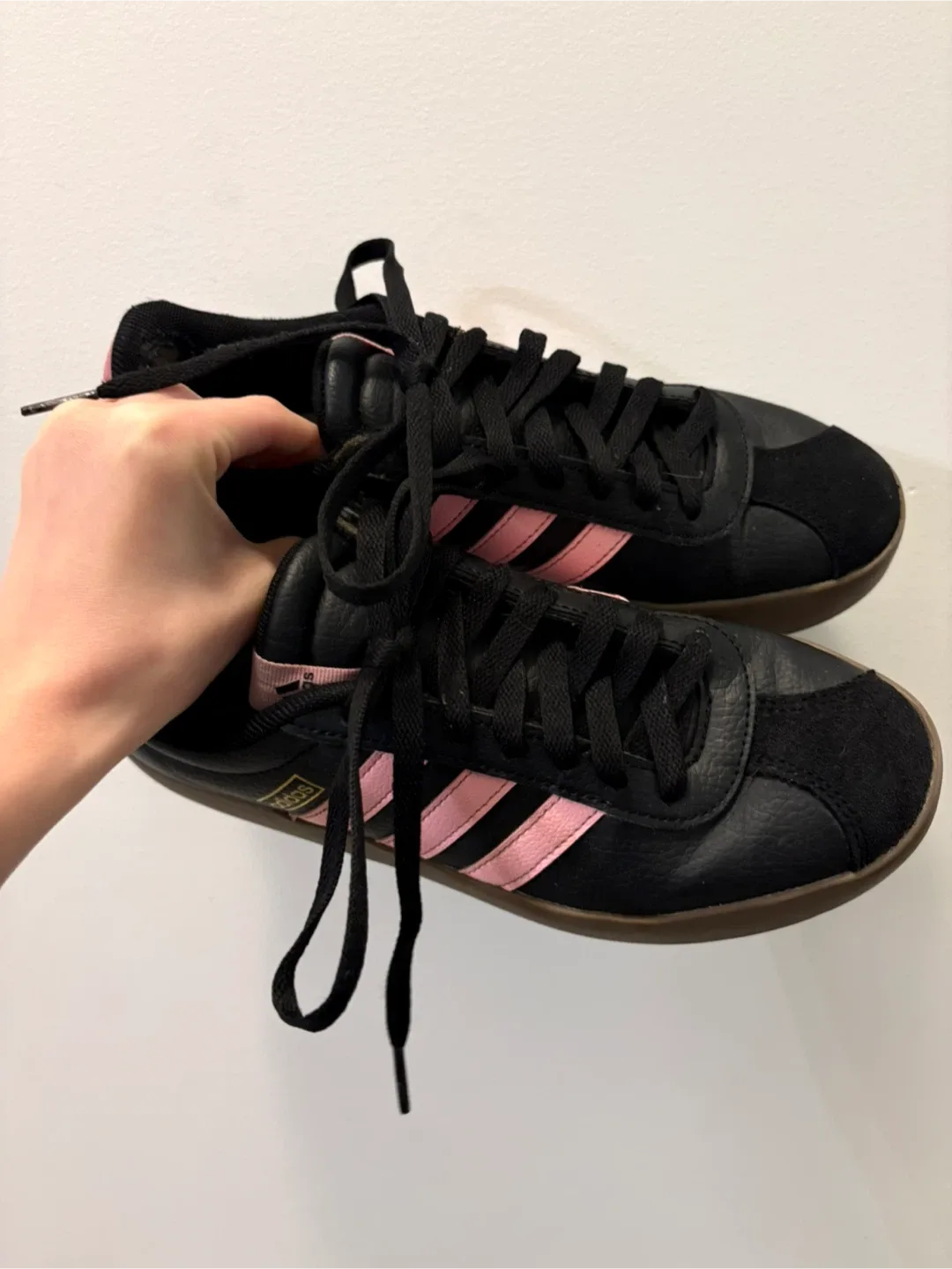 Adidas Gazelle Black/Pink Shoes 6.5 image indicator(2)