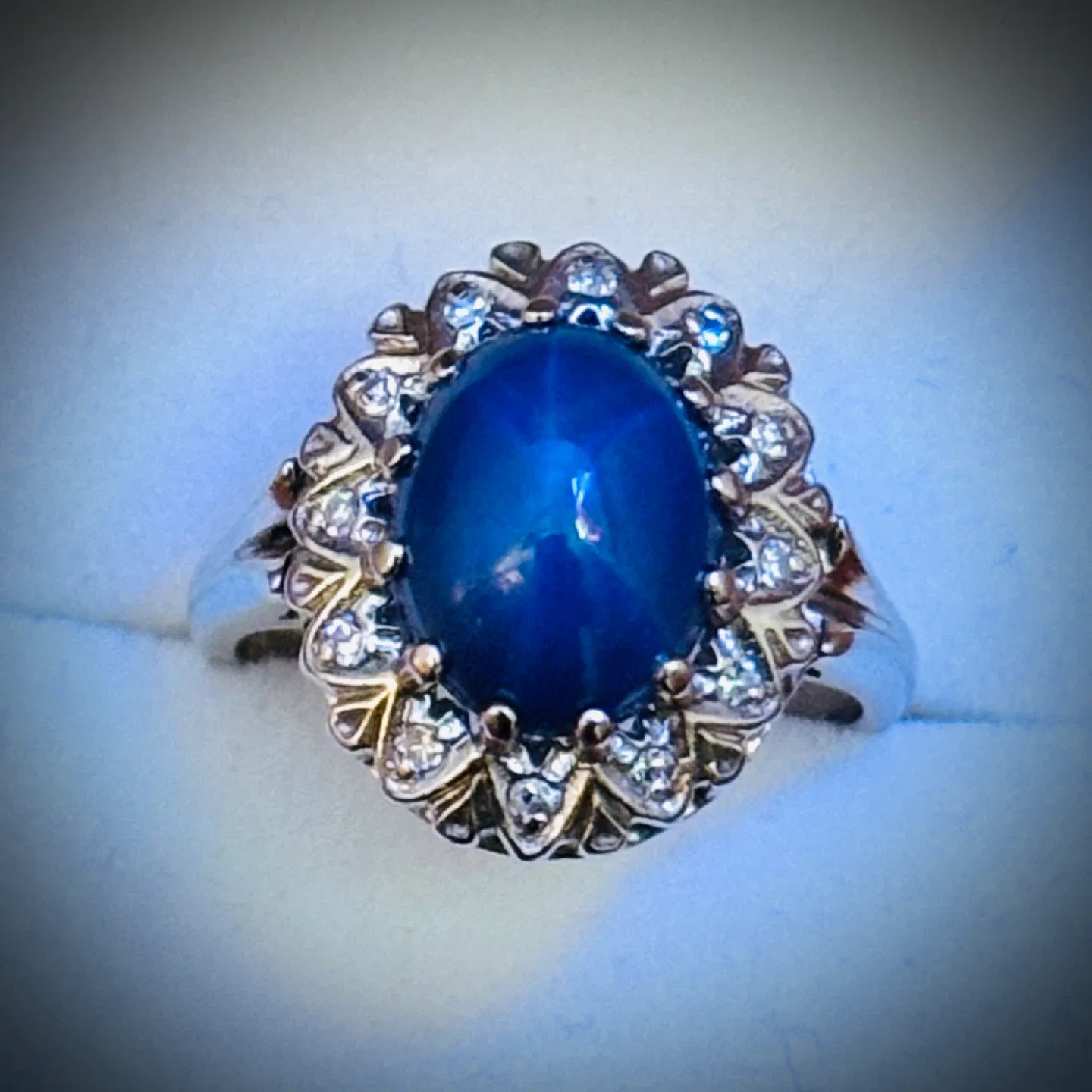 $2k Custom 14k White Gold VS Diamond & Saphire Ring