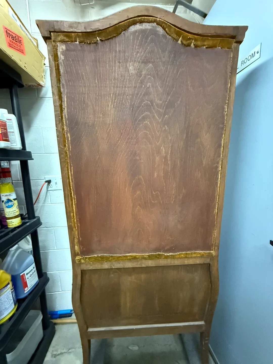 Antique Display Cabinet - Ornate Details image indicator(5)