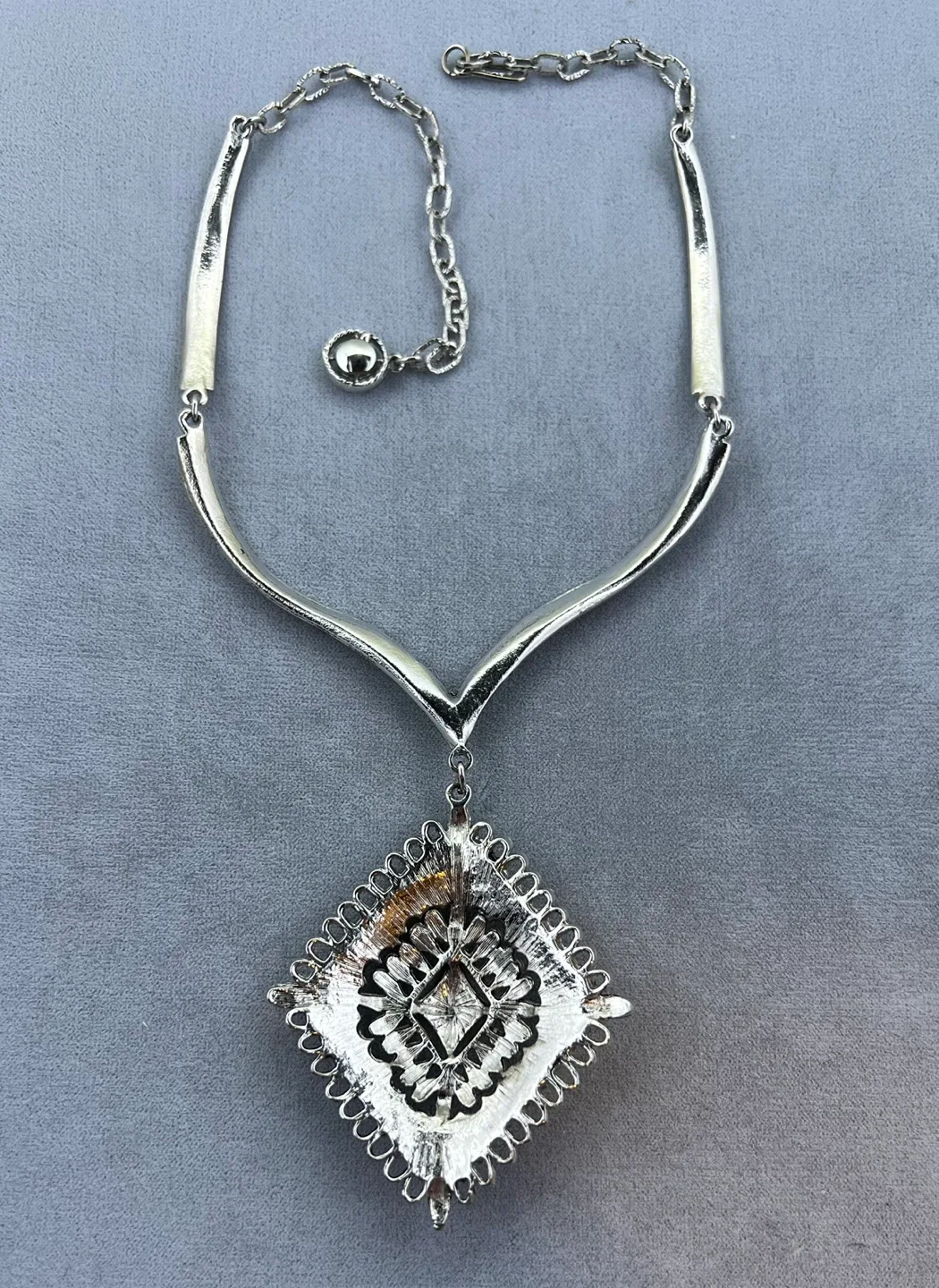 Vintage Necklace/Choker image indicator(5)