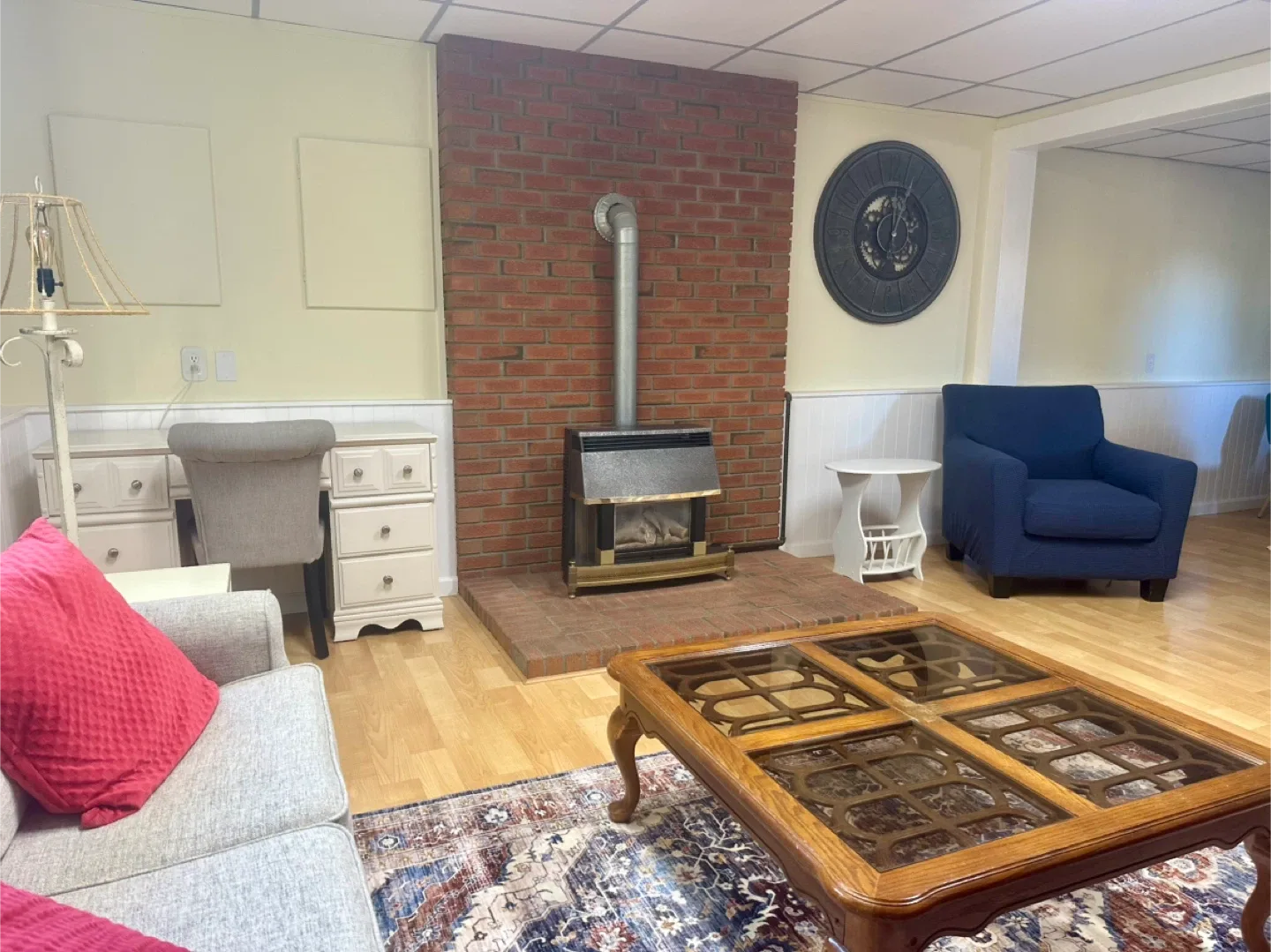 Suite for rent in Cloverdale image indicator(7)