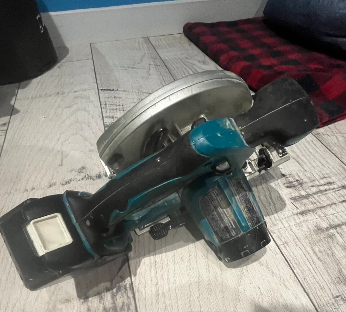 Makita Circular Saw with battery image indicator(4)