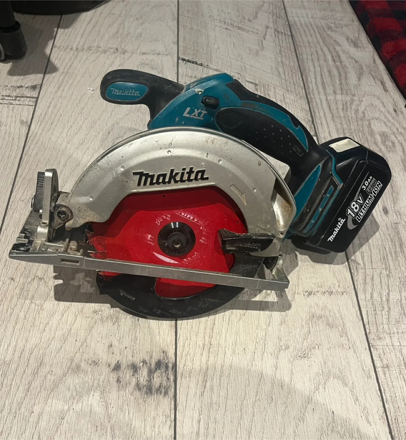 Makita Circular Saw with battery