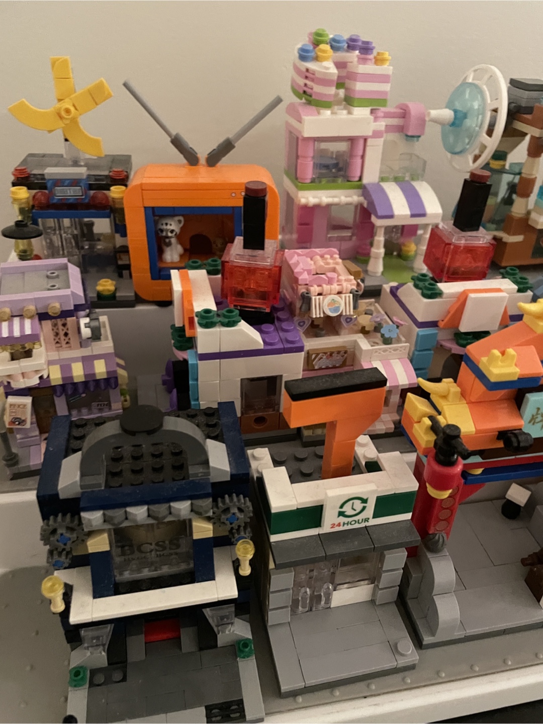 Lego Creator Expert Chinatown Buildings - photo 2