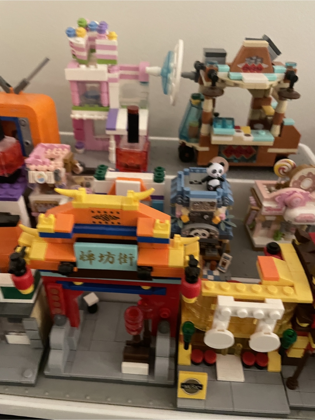Lego Creator Expert Chinatown Buildings - photo 3