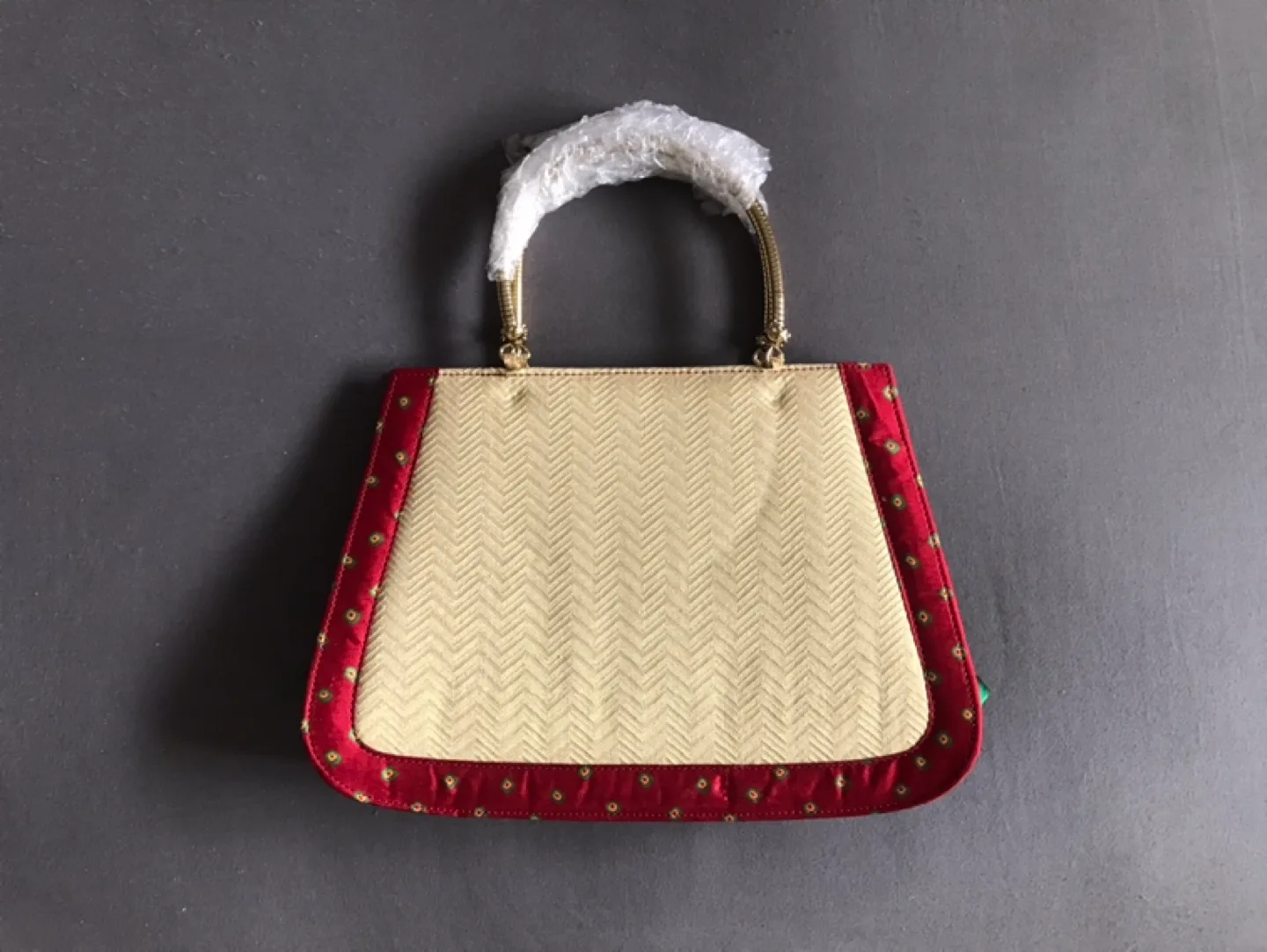 Gorgeous Handbag - Artisan-designed image indicator(8)