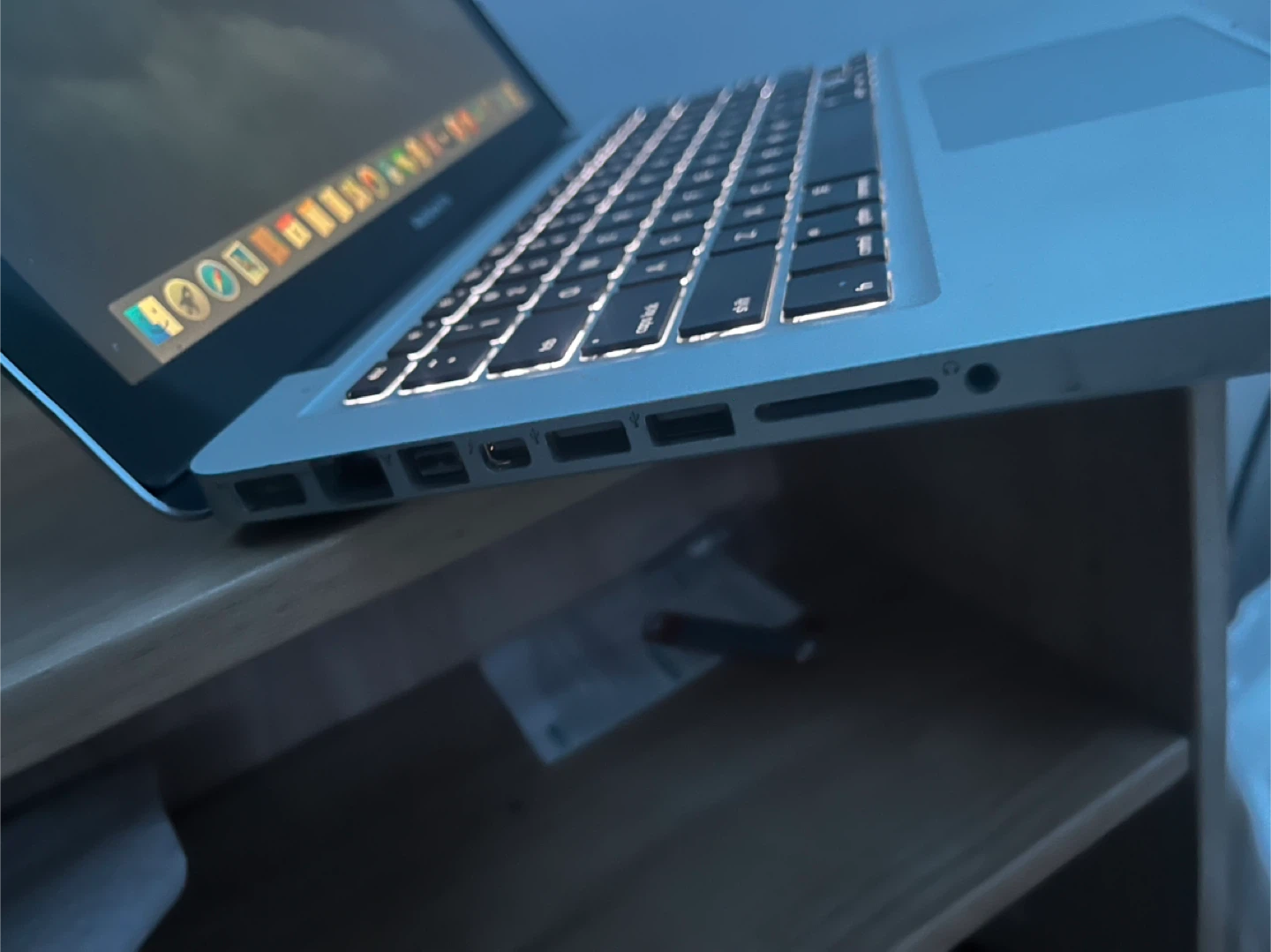 MacBook Pro Intel i5 4gb Ram 500 storage with charger - photo 2