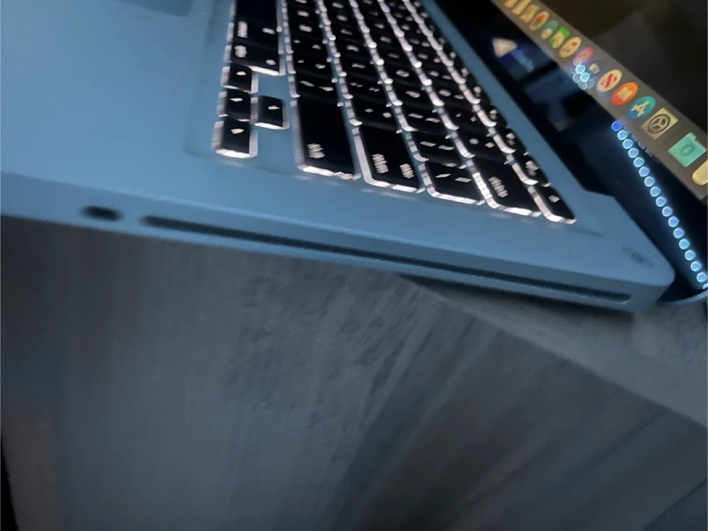 MacBook Pro Intel i5 4gb Ram 500 storage with charger - photo 3