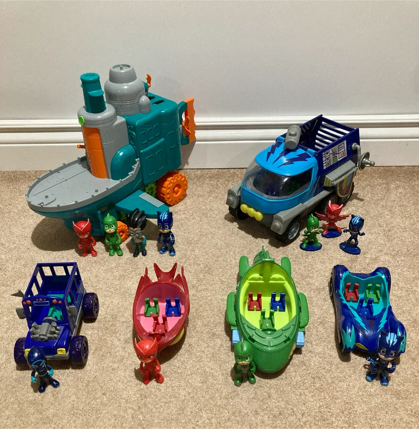 PJ Masks Vehicles and figures playsets