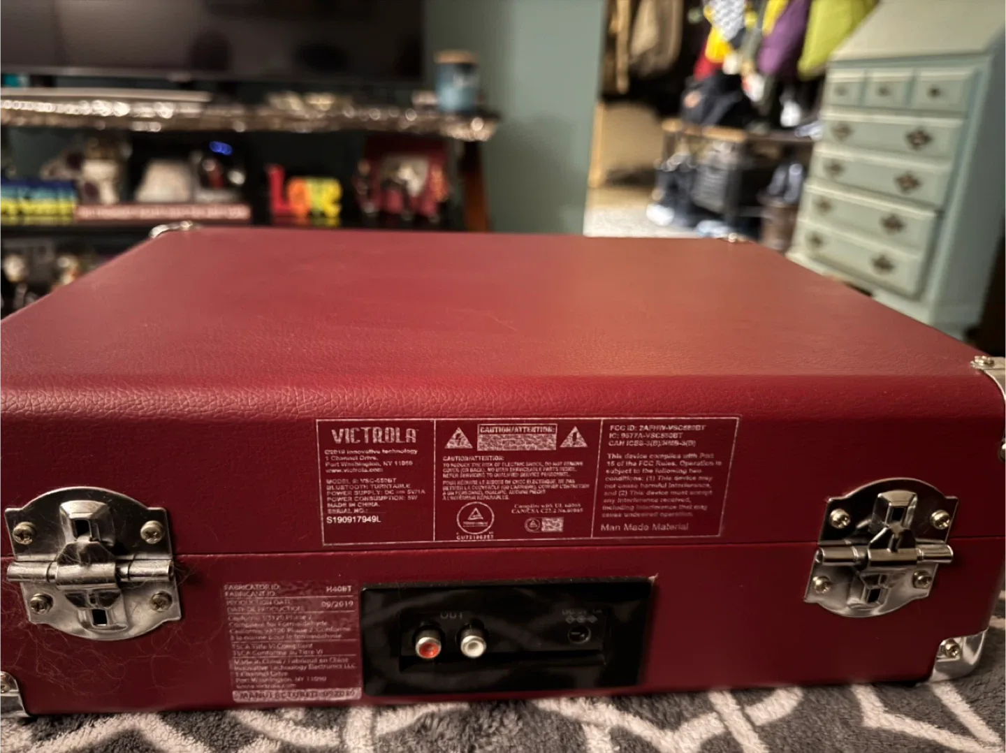 Victrola Vintage Suitcase Turntable image indicator(5)