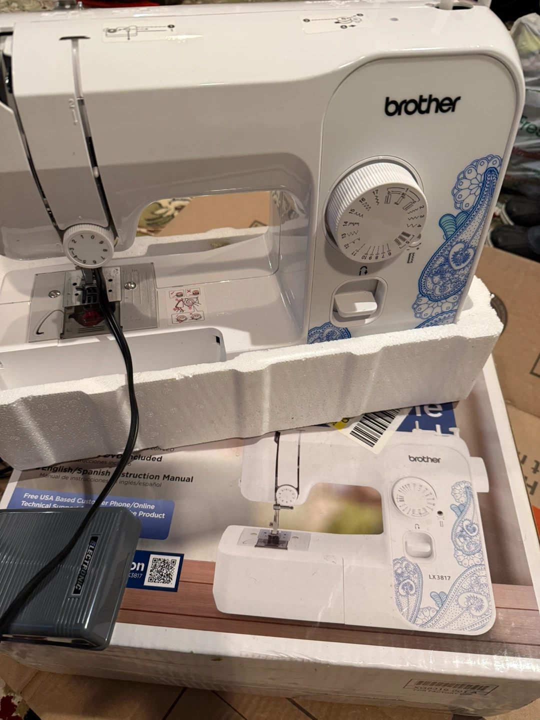 Brother LX3817 Sewing Machine - photo 2