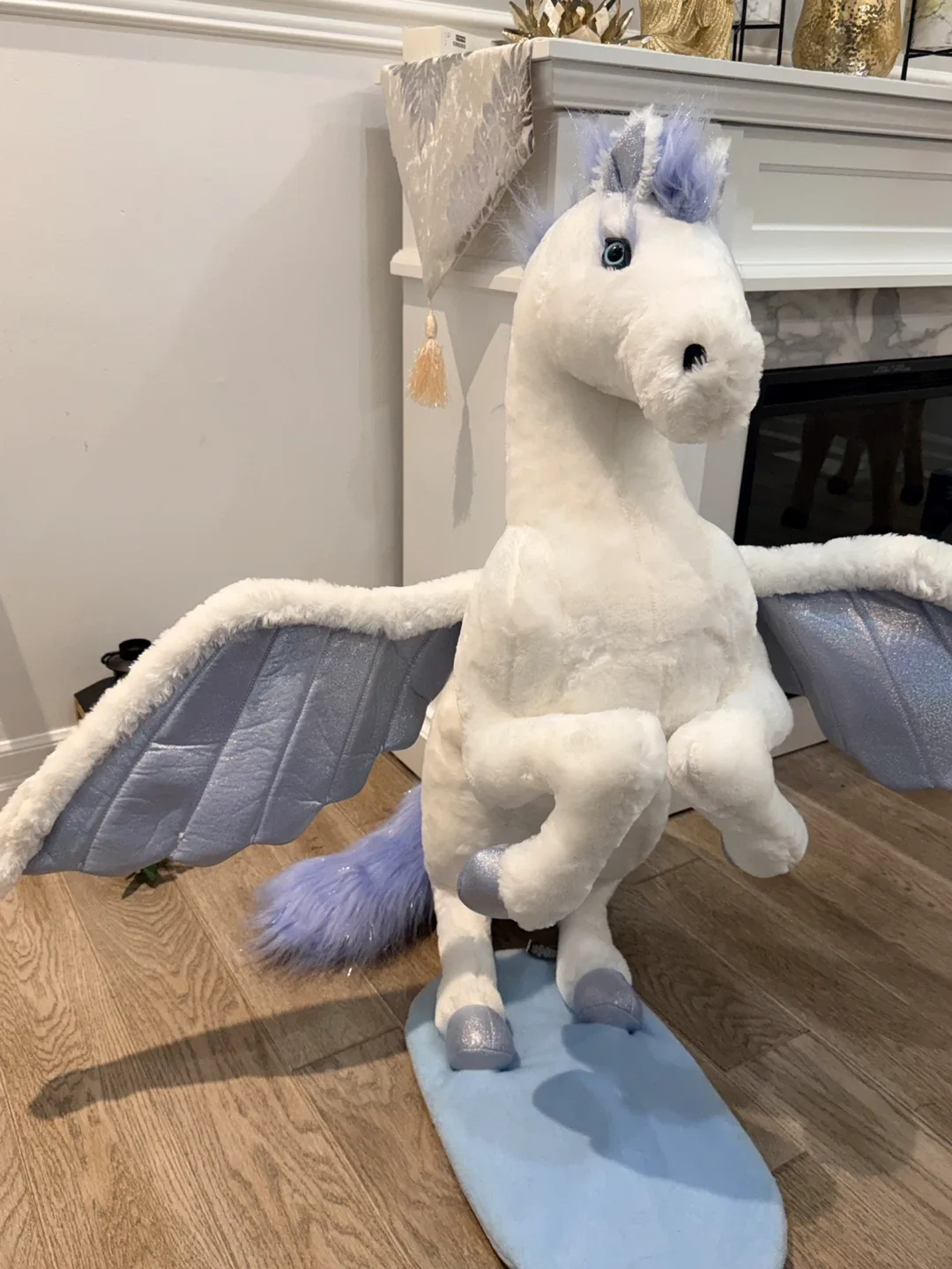 Large Pegasus White Plush Toy by Melissa & Doug image indicator(7)