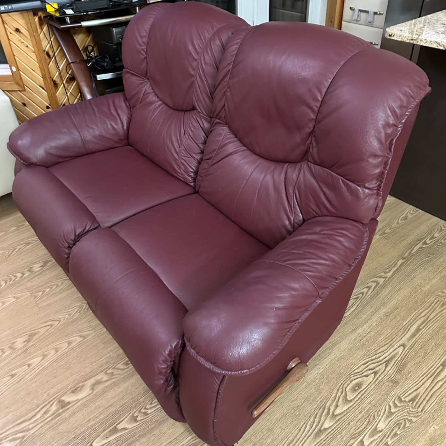 La-Z-Boy Genuine Leather Reclining Loveseat (CAN DELIVER) - photo 2