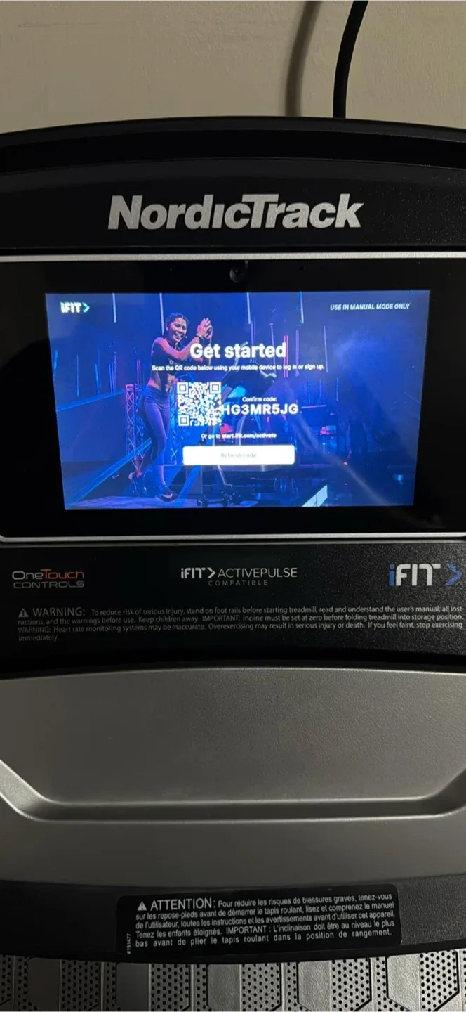 NordicTrack C1000 Folding Treadmill Touchscreen image indicator(4)