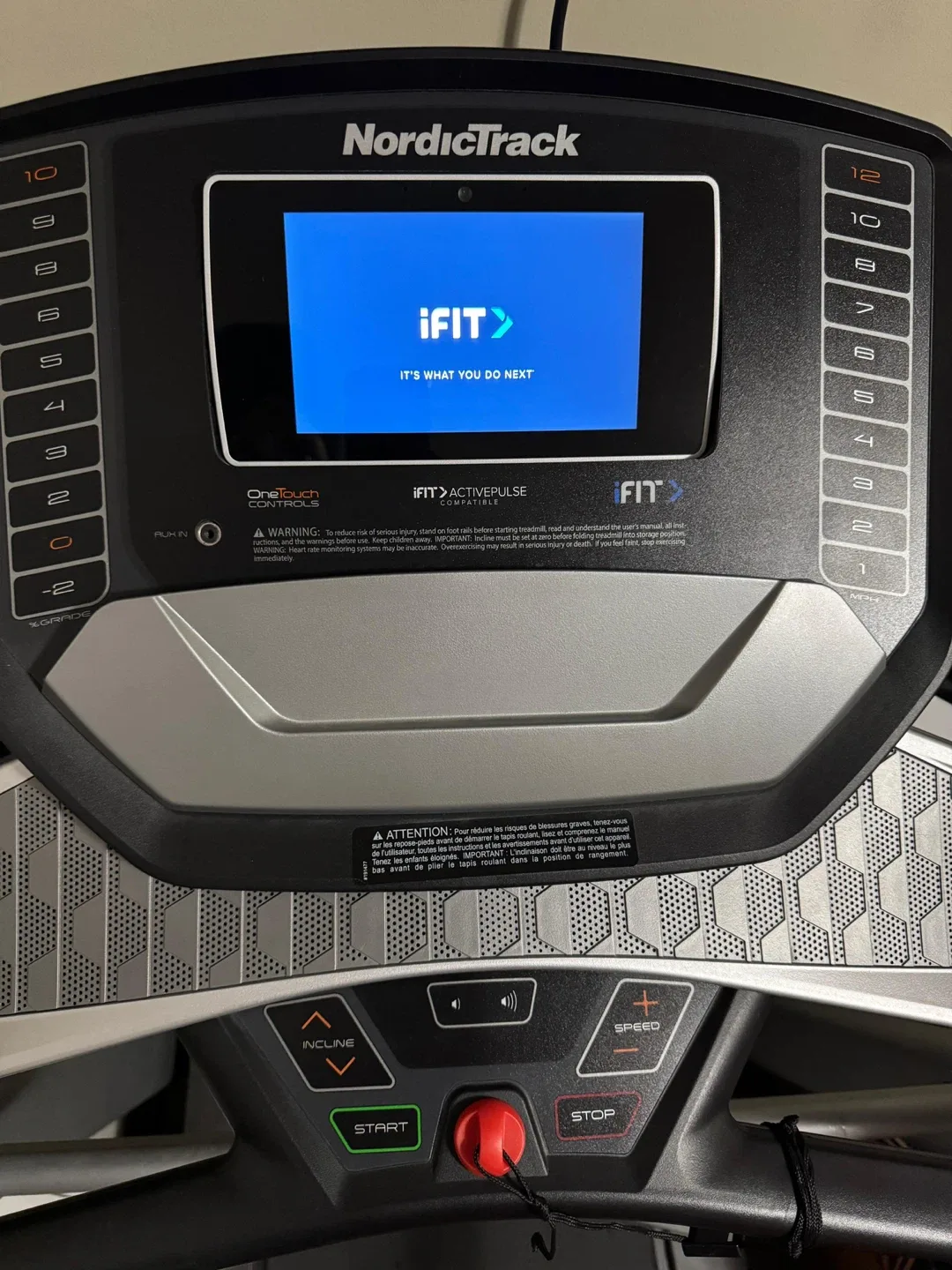 NordicTrack C1000 Folding Treadmill Touchscreen image indicator(2)