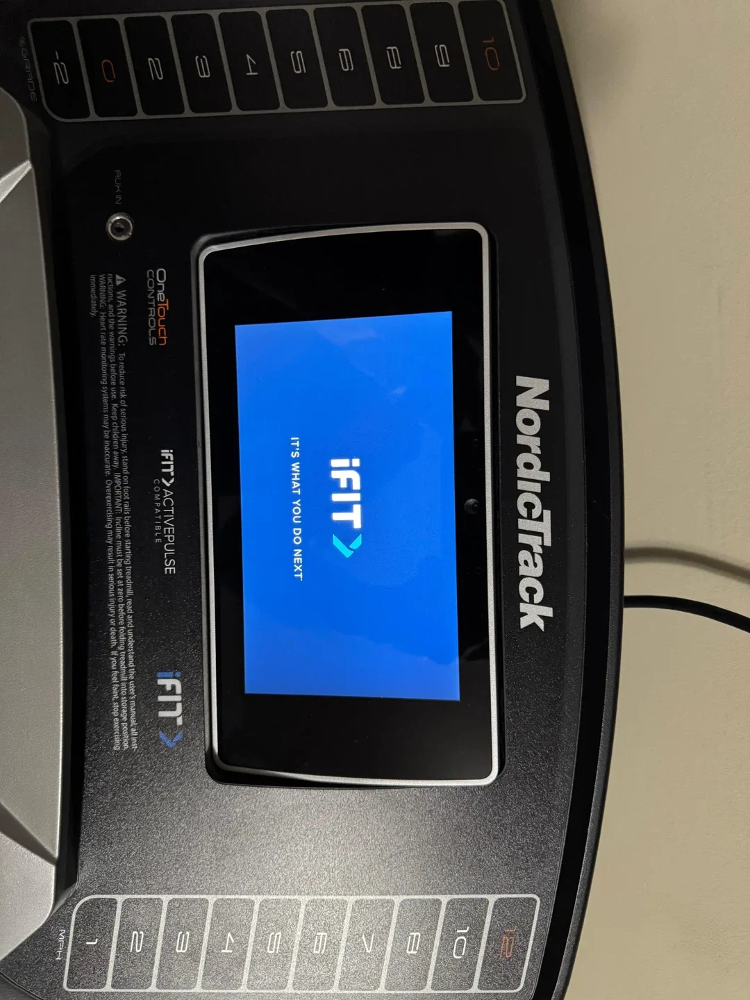 NordicTrack C1000 Folding Treadmill Touchscreen image indicator(6)