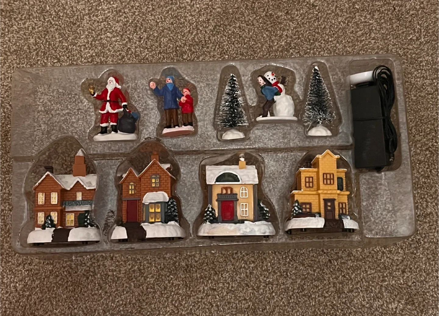 Tiny plastic winter village set image indicator(2)