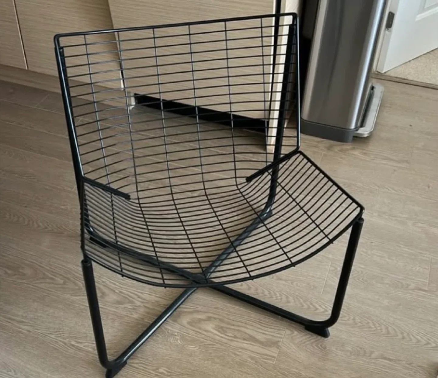 IKEA SKÄLBODA Armchair, Black image indicator(2)