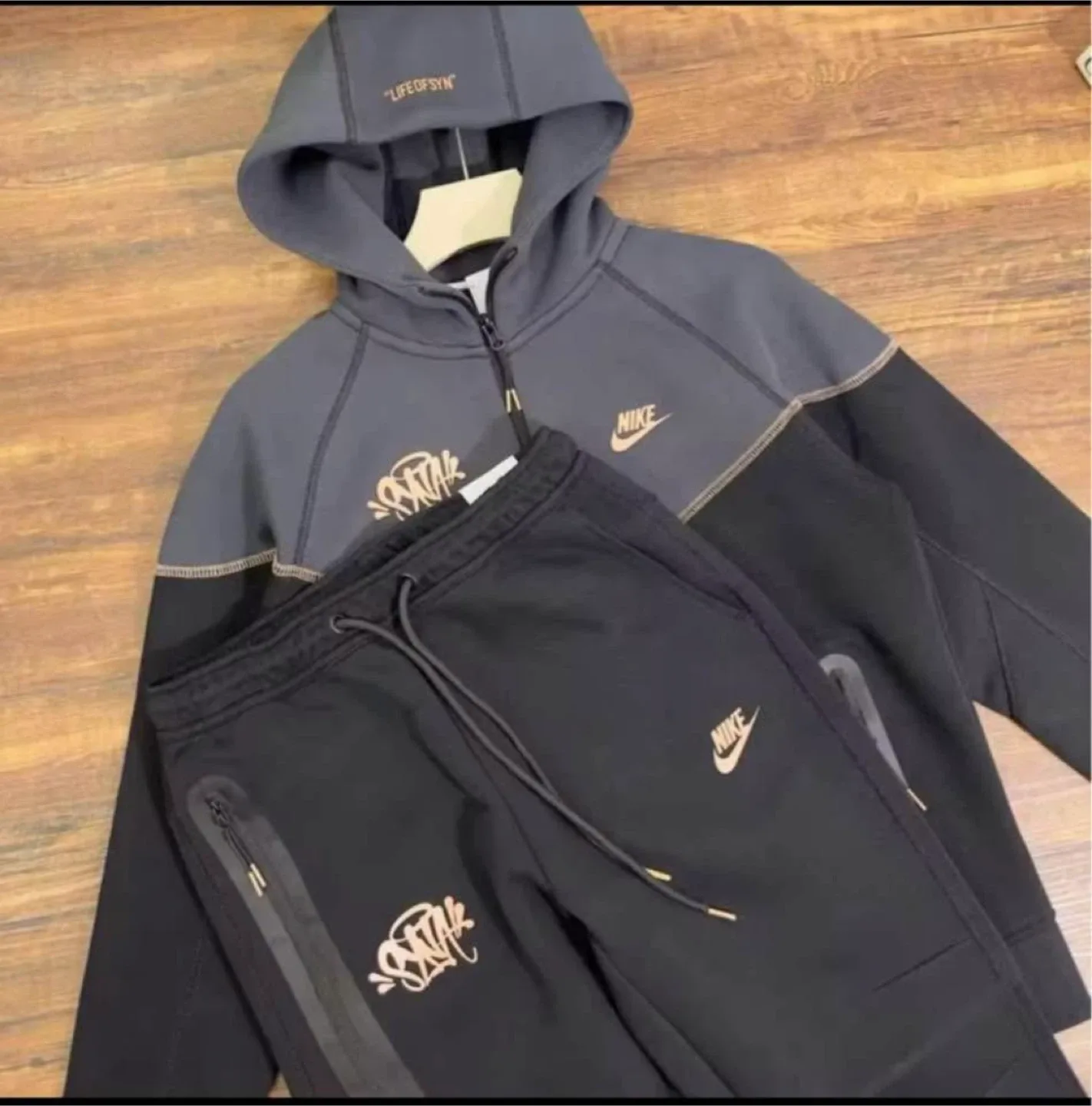 Syna Nike tech brand new