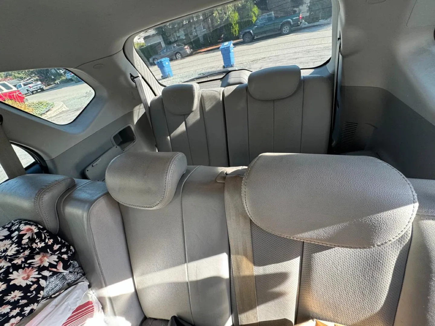 🚗 2008 Kia Rondo EX V6 (7 SEATER)– 3200 or OBO image indicator(3)