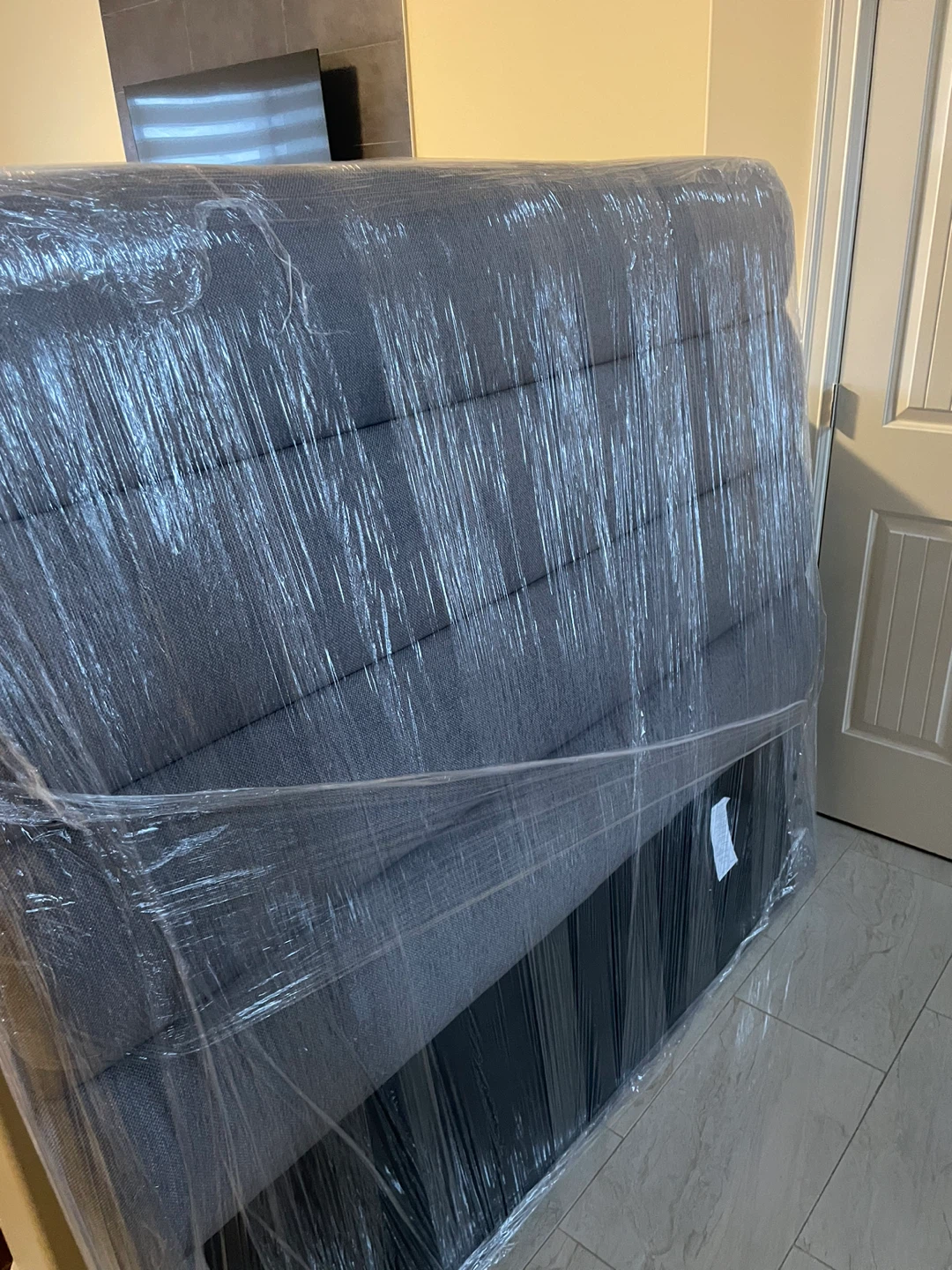 Upholstered Bed frame - Queen Size - photo 5