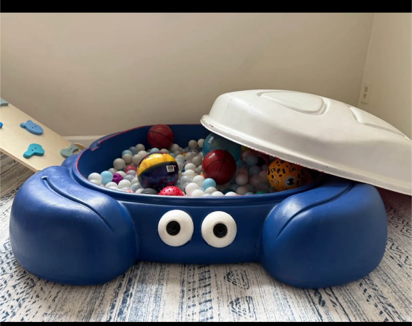 Crab Sandbox with Lid - photo 4