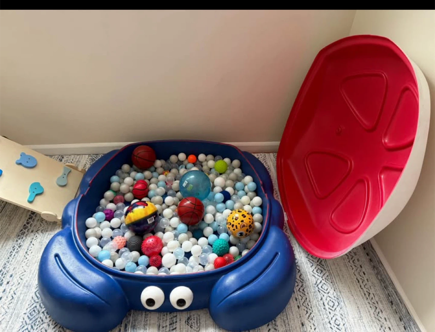 Crab Sandbox with Lid - photo 3