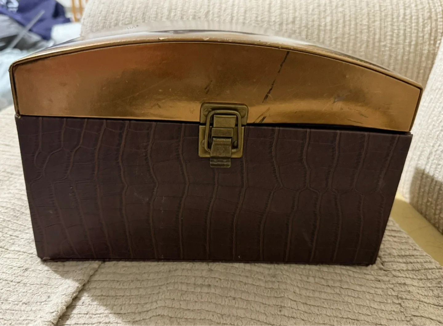 Vintage Brown Faux Croc Jewelry Box.  #cleanout